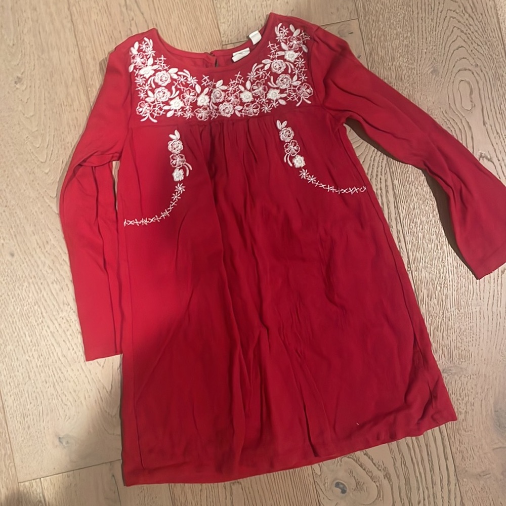 Embroidered Gap dress with cute button detail on back